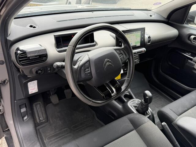Citroen C4 CACTUS Benzine 82 Pk * Navigatie * Achteruitrij Parkeer Camera en Sensoren * Climate & Cruise ontrol * Vingerhoets; Vierde Generatie Eersteklas Service. Al meer dan 100 jaar een begrip in de Brabantse Kempen
