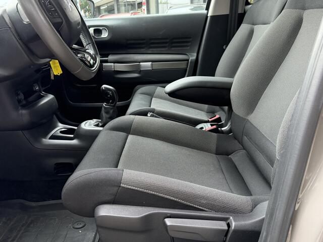 Citroen C4 CACTUS Benzine 82 Pk * Navigatie * Achteruitrij Parkeer Camera en Sensoren * Climate & Cruise ontrol * Vingerhoets; Vierde Generatie Eersteklas Service. Al meer dan 100 jaar een begrip in de Brabantse Kempen