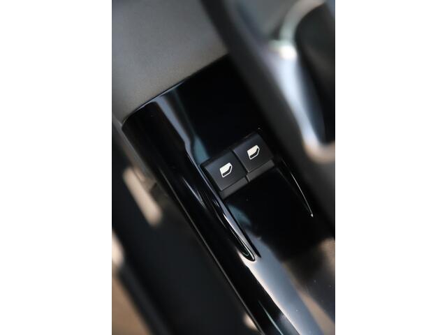 Citroen C4 CACTUS 1.2 PureTech Feel 110PK Navigatie Carplay Android LMV Climate Cruise Control Parkeersensor
