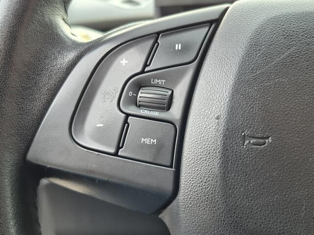 Citroen C4 CACTUS BWJ 2018 | 1.2PT 111PK Business NL AUTO | CLIMA | CRUISE | PDC | NAVI | CARPLAY | LICHTMETAAL |