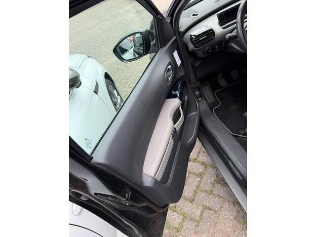 Citroen C4 CACTUS 1.2 PT Business 110 PK NIEUWE APK / NIEUWE D-RIEM / NAVI / CLIMA / CRUISE / PDC / LMV / LED