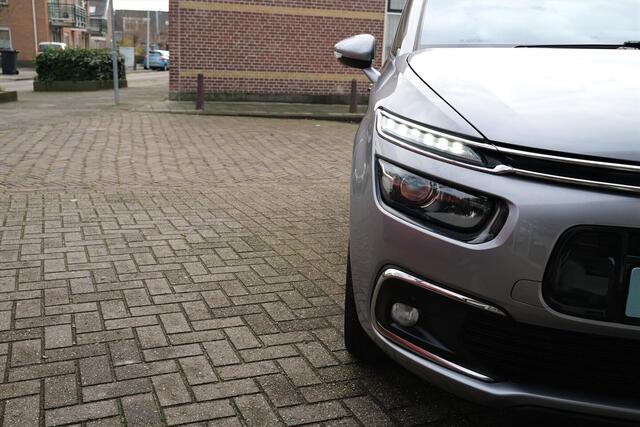 Citroen C4 PICASSO THP 165 Automaat Shine Xenon | Camera | Trekhaak | Sensoren voor & achter | All season banden