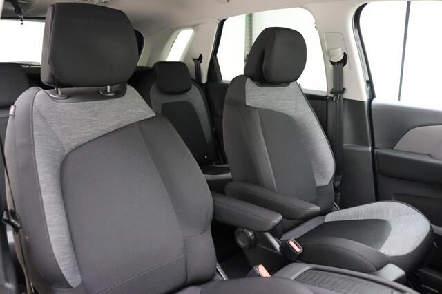 Citroen C4 PICASSO 1.2 PureTech 130pk Feel | Automaat | Trekhaak | Achteruitrij Camera | Parkeersensor | Navigatie | Cruise Control | Climate Control L en R gescheiden | Licht metalen velgen |