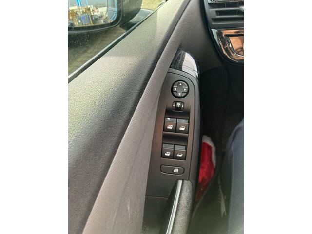 Citroen C4 PICASSO 1.2 PureTech Shine Bj 2017 Hoge Zit Dealer onderhouden Nu 6950, -