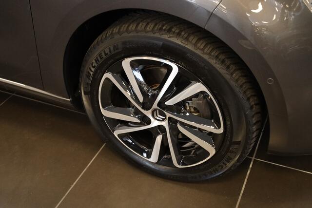 Citroen C4 PICASSO e-THP 165 Shine Automaat-6 Trekhaak | All season banden | Camera | Elektr a klep