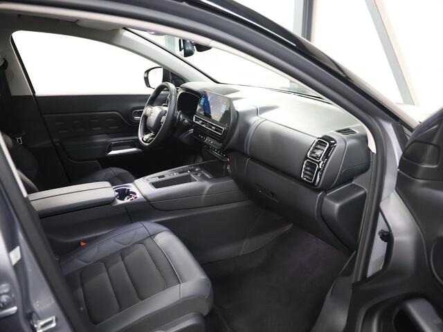 Citroen C5 Aircross 1.6 Plug-in Hybrid 180PK Max | 1ste eigenaar | AppleCarPlay/AndroidAuto | Lederen/Stof Bekleding | Schuifkanteldak | Cruise Control | 360'Camera | Navigatie | Keyless | LED | Isofix | Privacy Glass | Two-tone | Elektrische Achterklep |