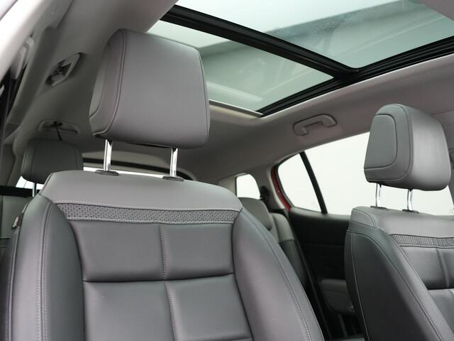 Citroen C5 Aircross 1.6 Shine PHEV 225pk Dealer O.H. | Panodak | Adaptive Cruise | 360 Camera | Lederen Comfortzetels Massage & Memory | Keyless | Blis | Stoelverwarming | 19"L.M | Navigatie | DAB | Plug In Hybrid |