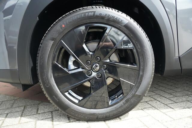 Citroen C5 Aircross 1.2 Hybrid 145 Max 145pk Navigatie/360camera/Stoelverwarming