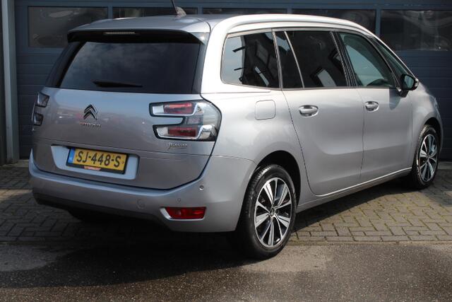 Citroen GRAND C4 PICASSO 1.2 PureTech Business 7P! Camera, Parkeerassistent, trekhaak, Apple carplay Climate,Cruisecontrol, Trekhaak.