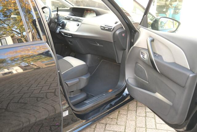 Citroen GRAND C4 PICASSO e-THP Shine Automaat-6 Trekhaak | All Wheater banden | Adapt cruise etc