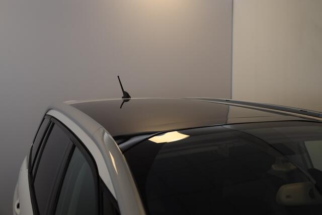 Citroen GRAND C4 PICASSO SpaceTourer PT 180 Shine Automaat 7 pl Trekhaak | Stoelverwarming | Camera | Navi | Pano dak | 18"