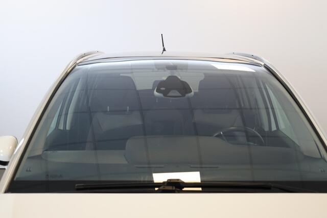 Citroen GRAND C4 PICASSO SpaceTourer PT 180 Shine Automaat 7 pl Trekhaak | Stoelverwarming | Camera | Navi | Pano dak | 18"