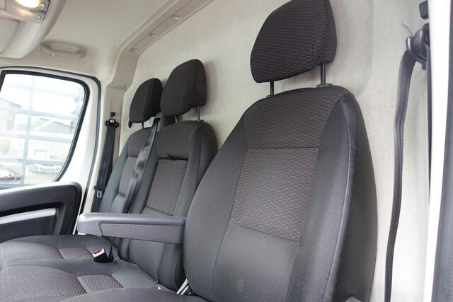 Citroen JUMPER 30 2.2 BlueHDi 140 L2H2 Club l Navigatie l Camera l Airco l Trekhaak