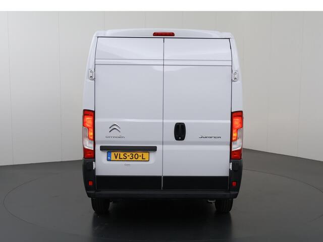 Citroen JUMPER 35 | 2.2 BlueHDi | 140 PK | L2 H2 | Club | Cruise Control | Airco | DAB + | 3-Zits | Betimmerde Laadruimte | 1e Eigenaar