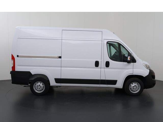Citroen JUMPER 35 | 2.2 BlueHDi | 140 PK | L2 H2 | Club | Cruise Control | Airco | DAB + | 3-Zits | Betimmerde Laadruimte | 1e Eigenaar