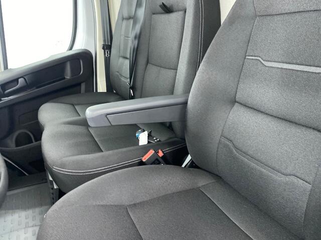 Citroen JUMPER 2.2 BlueHDi 140 S&S L2H2 3.5t Automaat uit voorraad leverbaar! Navigatie, Camera, Parkeersensoren