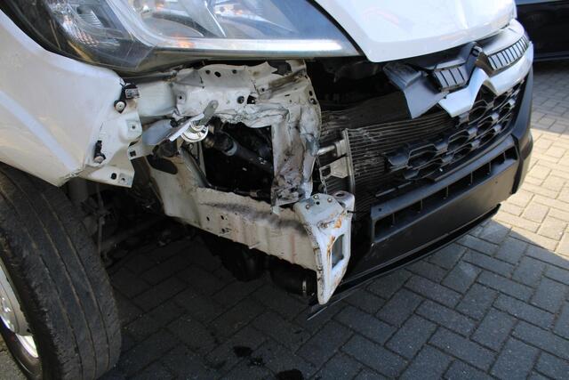 Citroen JUMPER 2.2 BlueHDi 140 L1H1 3.5t Airco cruise 3 zits 25.000 km.