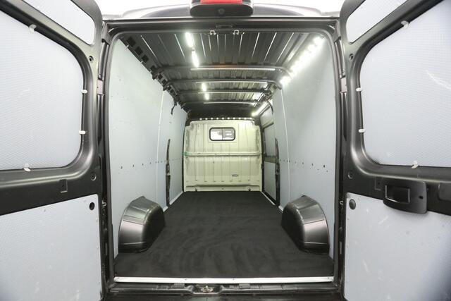 Citroen JUMPER 35 2.2 BlueHDi L3H2 141PK Airco Luchtvering Camera Cruise Trekhaak PDC 3 Persoons Elektrpakket