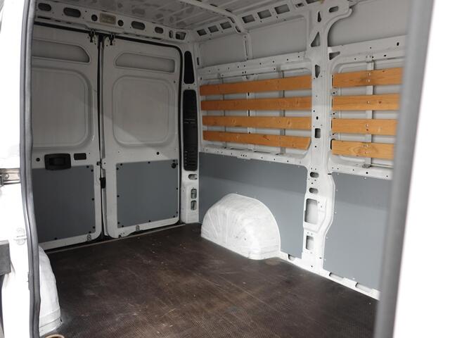 Citroen JUMPER L2H2 120pk Navigatie Camera Airco Cruise control Trekhaak Sidebars 3-zits Euro6