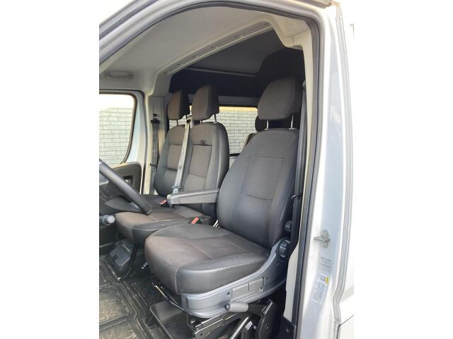 Citroen JUMPER Dubbele cabine 2.2 BlueHDi 140pk L3H2 3.3t | 7 zitplaatsen | Navigatie | Cruise Control | Trekhaak | Parkeersensoren | Sidesteps | Lichtmetalen velgen | Carplay/ Android Auto