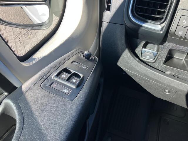 Citroen JUMPER 2.2 BlueHDi 140 S&S L2H2 3.5t | Betimmering | Climate control | Achteruitrijcamera | Digitale binnenspiegel | Navigatie | 3 persoons