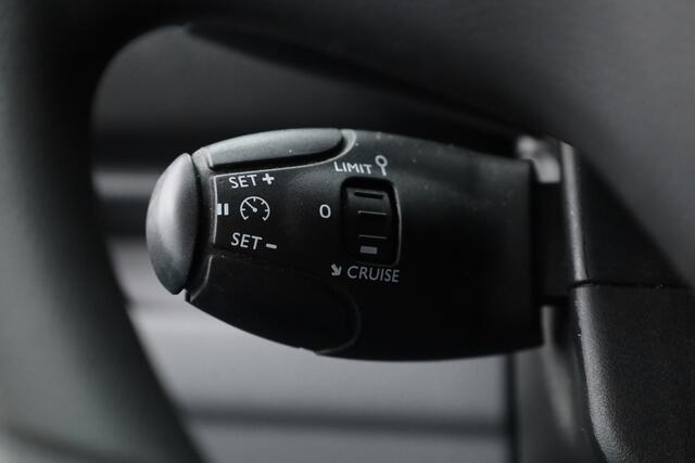 Citroen JUMPY 2.0 BlueHDI 180 Club M S&S | Cruise | CarPlay | Camera | Dakdragers | stoelv. |