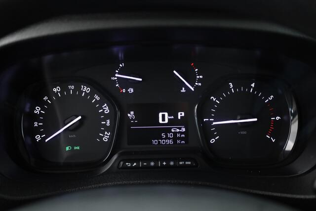 Citroen JUMPY 2.0 BlueHDI 180 Club M S&S | Cruise | CarPlay | Camera | Dakdragers | stoelv. |