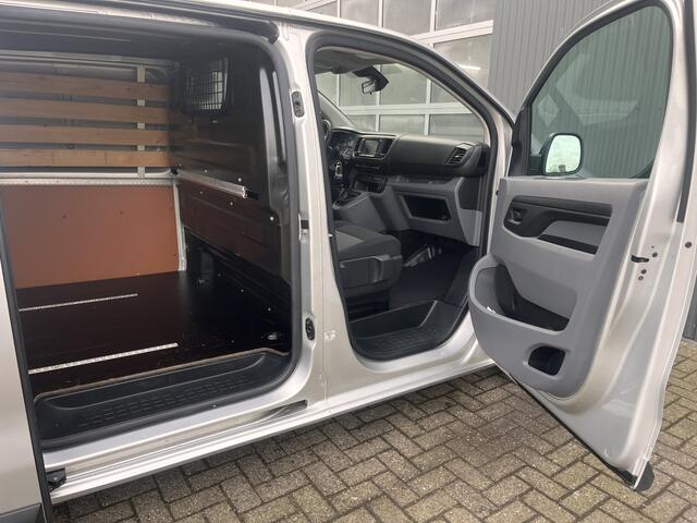 Citroen JUMPY 1.6 BlueHDI 115pk Btw en Bpm vrij Airco Cruise control Schuifdeur Navigatie Telefoonvoorbereiding Parkeersensoren achter Apple carplay Euro 6 Navigatiesysteem 2-Persoons Bestel