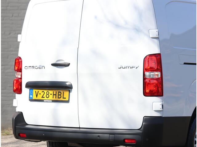 Citroen JUMPY 1.5 BlueHDI 120PK S&S L3 | AppleCarPlay/AndroidAuto | Navigatie | Achteruitrijcamera | Parkeersensoren Achter | Airco | Cruise Control | 3 Zitplaatsen Rechtsvoor | DAB Ontvanger |