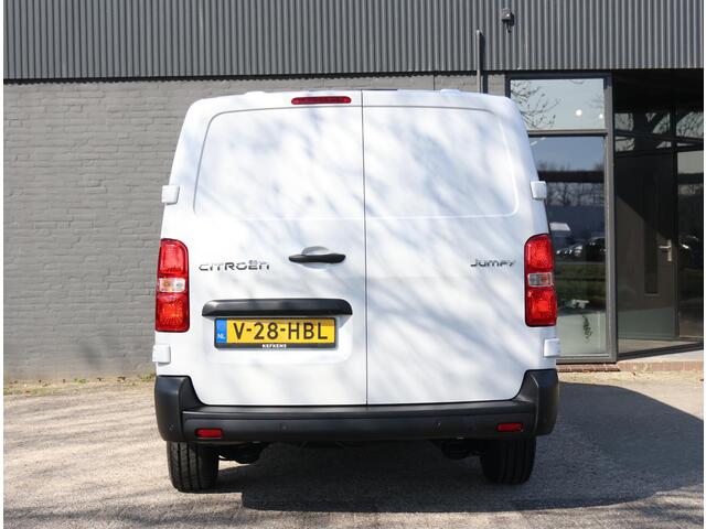 Citroen JUMPY 1.5 BlueHDI 120PK S&S L3 | AppleCarPlay/AndroidAuto | Navigatie | Achteruitrijcamera | Parkeersensoren Achter | Airco | Cruise Control | 3 Zitplaatsen Rechtsvoor | DAB Ontvanger |