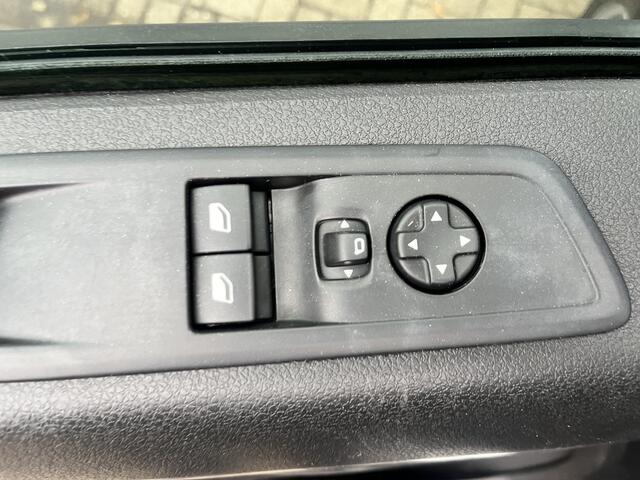 Citroen JUMPY 2.0 BlueHDI DC Marge BTW en BPM vrij!! Airco Cruise controle Trekhaak 2500kg Navigatiesysteem 5-Persoons Parkeerhulp achter Apple carplay 1e eigenaar Euro 6 Bpm en Btw vrij voor particulier gebruik !!