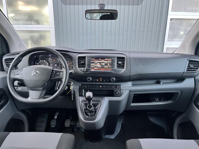 Citroen JUMPY 1.5 BlueHDi XL Marge BTW en BPM vrij!! Airco Cruise controle Trekhaak 2500kg Navigatiesysteem Personenvervoer 8-Persoons Parkeerhulp achter Apple carplay 1e eigenaar Euro 6 Bpm en Btw vrij voor particulier