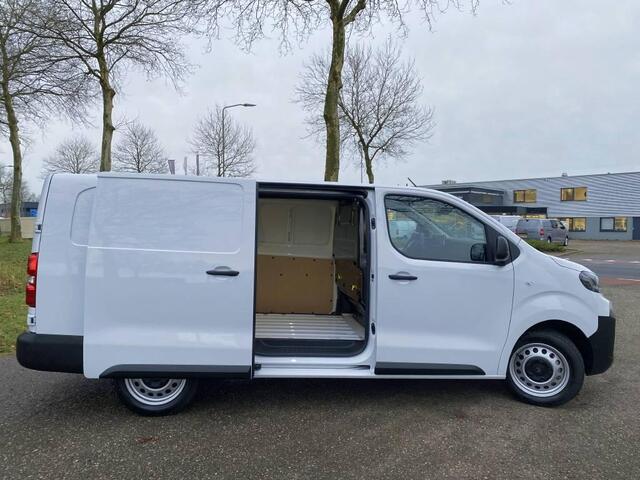 Citroen JUMPY L3 2.0 BlueHDI 145pk | BPM vrij | NAVI | Achteruitrijcamera | Parkeersensoren voor en achter | Dode hoek detectie | Mistlampen | Licht- en regensensor | Stuurwielbediening | Digital cockpit | Bestuurdersstoel comfort met armsteun | Bank voorpassagiers