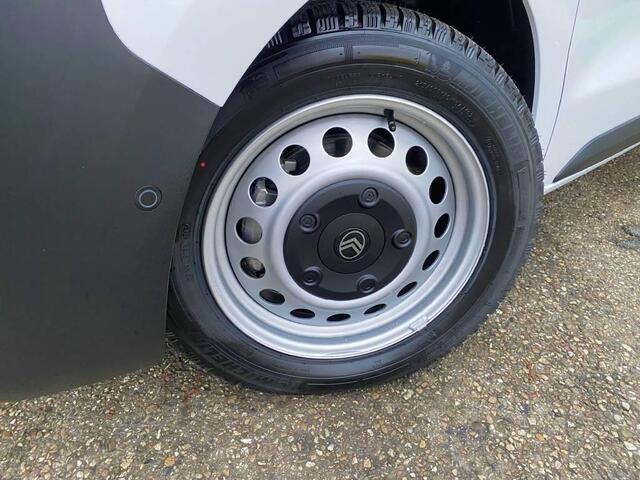 Citroen JUMPY L3 2.0 BlueHDI 145pk | BPM vrij | NAVI | Achteruitrijcamera | Parkeersensoren voor en achter | Dode hoek detectie | Mistlampen | Licht- en regensensor | Stuurwielbediening | Digital cockpit | Bestuurdersstoel comfort met armsteun | Bank voorpassagiers