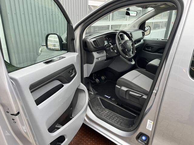 Citroen JUMPY 1.5 BlueHDi XL Marge BTW en BPM vrij!! Airco Cruise controle Trekhaak 2500kg Navigatiesysteem Personenvervoer 8-Persoons Parkeerhulp achter Apple carplay 1e eigenaar Euro 6 Bpm en Btw vrij voor particulier