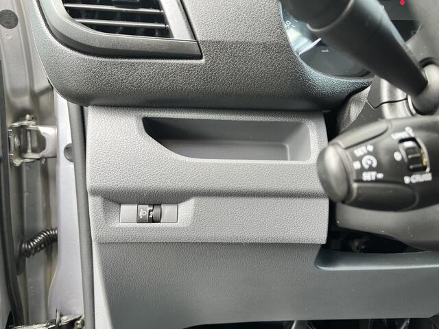 Citroen JUMPY 1.5 BlueHDi XL Marge BTW en BPM vrij!! Airco Cruise controle Trekhaak 2500kg Navigatiesysteem Personenvervoer 8-Persoons Parkeerhulp achter Apple carplay 1e eigenaar Euro 6 Bpm en Btw vrij voor particulier