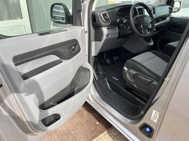 Citroen JUMPY 1.5 BlueHDi XL Marge BTW en BPM vrij!! Airco Cruise controle Trekhaak 2500kg Navigatiesysteem Personenvervoer 8-Persoons Parkeerhulp achter Apple carplay 1e eigenaar Euro 6 Bpm en Btw vrij voor particulier