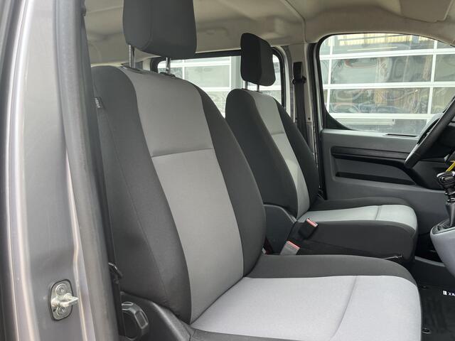 Citroen JUMPY 1.5 BlueHDi XL Marge BTW en BPM vrij!! Airco Cruise controle Trekhaak 2500kg Navigatiesysteem Personenvervoer 8-Persoons Parkeerhulp achter Apple carplay 1e eigenaar Euro 6 Bpm en Btw vrij voor particulier