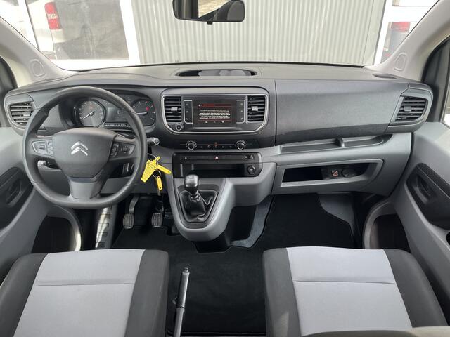 Citroen JUMPY 1.5 BlueHDi XL Marge BTW en BPM vrij!! Airco Cruise controle Trekhaak 2500kg Navigatiesysteem Personenvervoer 8-Persoons Parkeerhulp achter Apple carplay 1e eigenaar Euro 6 Bpm en Btw vrij voor particulier