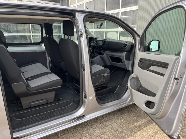 Citroen JUMPY 1.5 BlueHDi XL Marge BTW en BPM vrij!! Airco Cruise controle Trekhaak 2500kg Navigatiesysteem Personenvervoer 8-Persoons Parkeerhulp achter Apple carplay 1e eigenaar Euro 6 Bpm en Btw vrij voor particulier