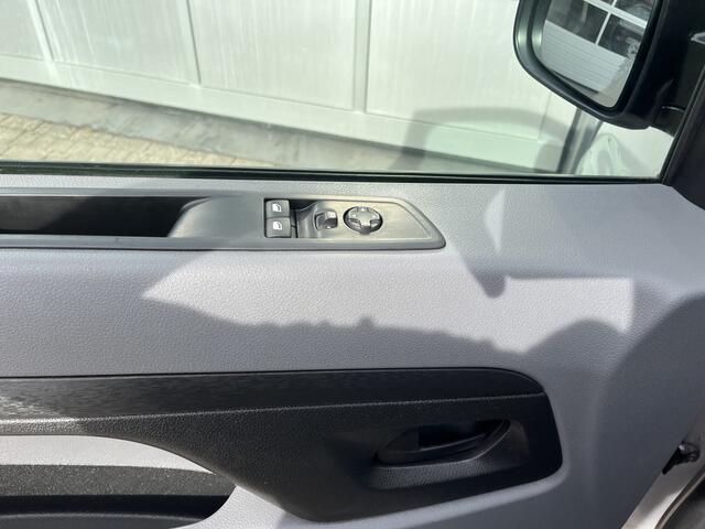 Citroen JUMPY 1.5 BlueHDi XL Marge BTW en BPM vrij!! Airco Cruise controle Trekhaak 2500kg Navigatiesysteem Personenvervoer 8-Persoons Parkeerhulp achter Apple carplay 1e eigenaar Euro 6 Bpm en Btw vrij voor particulier
