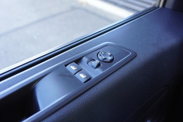 Citroen JUMPY 145pk Automaat L3H1 2500kg Trekhaak Apple craplay Navigatie 3-Zits Cruise control Parkeersensoren Camera