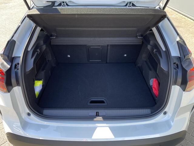 Citroen ë-C4 Shine Pack 50 kWh (Camera - Stoelverwarming - Leder - Parkeersensoren V+A - Keyless Entry - Verwarmde Voorruit - LED - Automatische Airco - Navigatie)