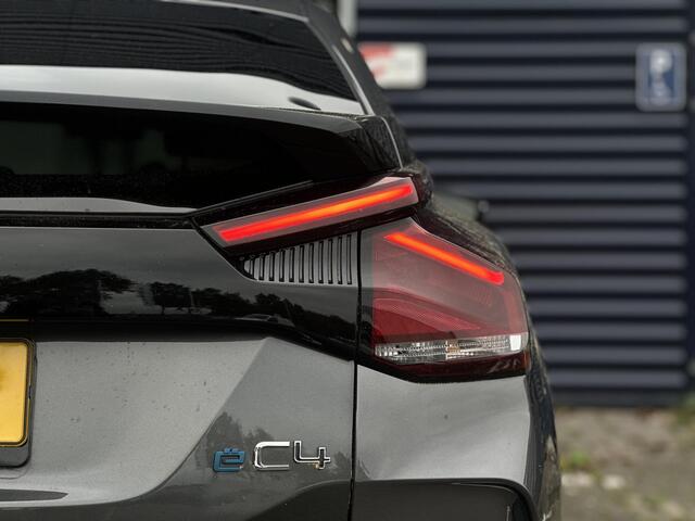 Citroen ë-C4 Feel Pack 50 kWh | Comfort Seats | Stoel-/Voorruitverwarming | Head-Up Display | Parkeercamera/-sensoren | Standkachel | Apple Carplay/Android Auto | Full LED | Navigatie | Climate Control | Adaptive Cruise Control | DAB | Keyless Entry/Start |