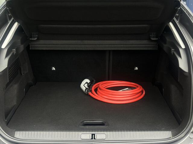 Citroen ë-C4 Feel Pack 50 kWh | Comfort Seats | Stoel-/Voorruitverwarming | Head-Up Display | Parkeercamera/-sensoren | Standkachel | Apple Carplay/Android Auto | Full LED | Navigatie | Climate Control | Adaptive Cruise Control | DAB | Keyless Entry/Start |