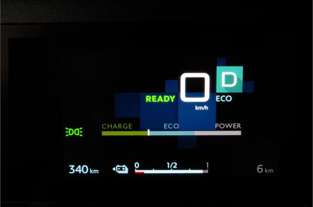 Citroen ë-C4 Citroën ë-C4 Shine 50kWh 3- fase | Camera | Navigatie | Adaptive Cruise Control | Pano | Camera | Navigatie | Adaptive Cruise Control | Pano