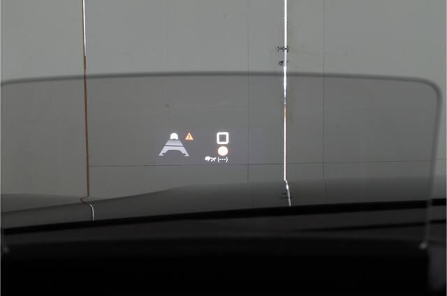 Citroen ë-C4 Citroën ë-C4 Shine 50kWh 3- fase | Camera | Navigatie | Adaptive Cruise Control | Pano | Camera | Navigatie | Adaptive Cruise Control | Pano