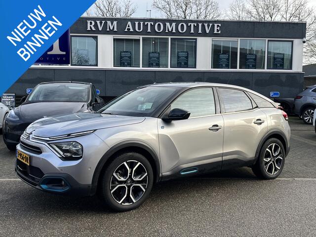 Citroen ë-C4 Shine 50 kWh SOH 98% 3-FASE LADER | VAN: ¤19.900 VOOR: ¤17.877- UW EINDEJAARSVOORDEEL: ¤2.023| stuur + stoel verwarming | trekhaak | head-up display | Camera | keyles start & go | dodehoek | Rijklaar geleverd met 12 maanden BOVAG-garantie