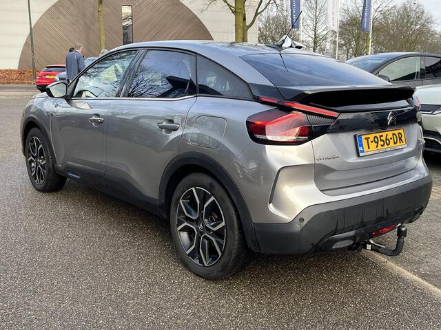 Citroen ë-C4 Shine 50 kWh SOH 98% 3-FASE LADER | VAN: ¤19.900 VOOR: ¤17.877- UW EINDEJAARSVOORDEEL: ¤2.023| stuur + stoel verwarming | trekhaak | head-up display | Camera | keyles start & go | dodehoek | Rijklaar geleverd met 12 maanden BOVAG-garantie