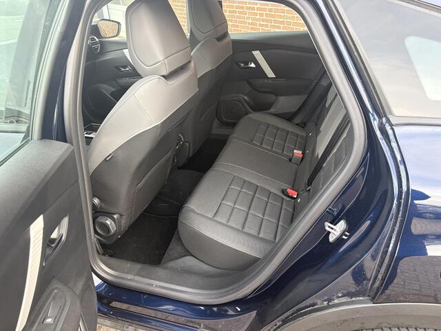 Citroen ë-C4 Business 156pk Extended range 54 kWh | Navigatie | Comfortstoelen | Comfort vering | Camera | Climate Control | Stoelverwarming | Voorruitverwarming | Keyless Entry & Start | Apple Carplay - Android Auto